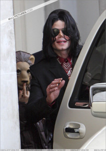 Michael Jackson Leaves London 8 March 2009